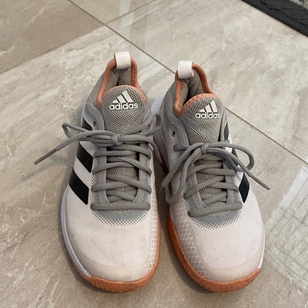 Women adidas tennis shoes size 5